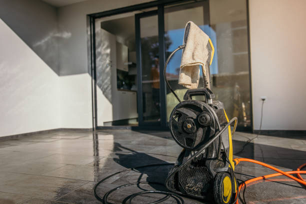 Best Driveway Pressure Washing  in Fort Dodge, IA